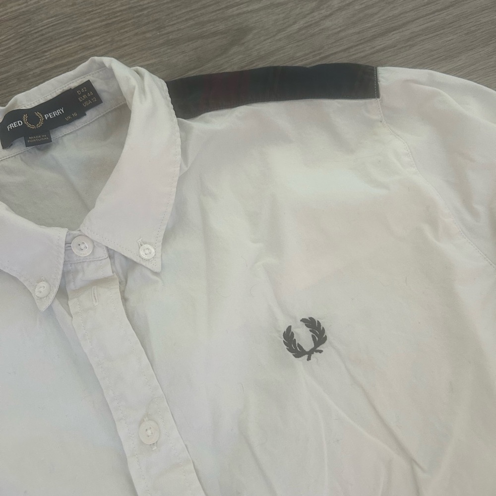 Fred Perry White womens Shirt
